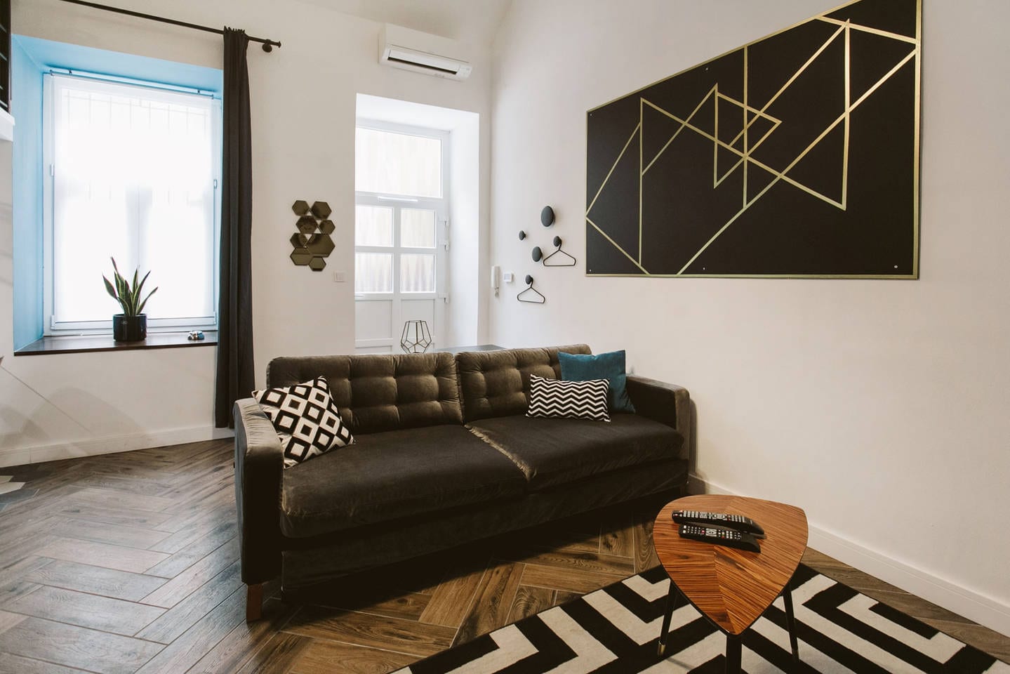 BB King — Airbnb — 04