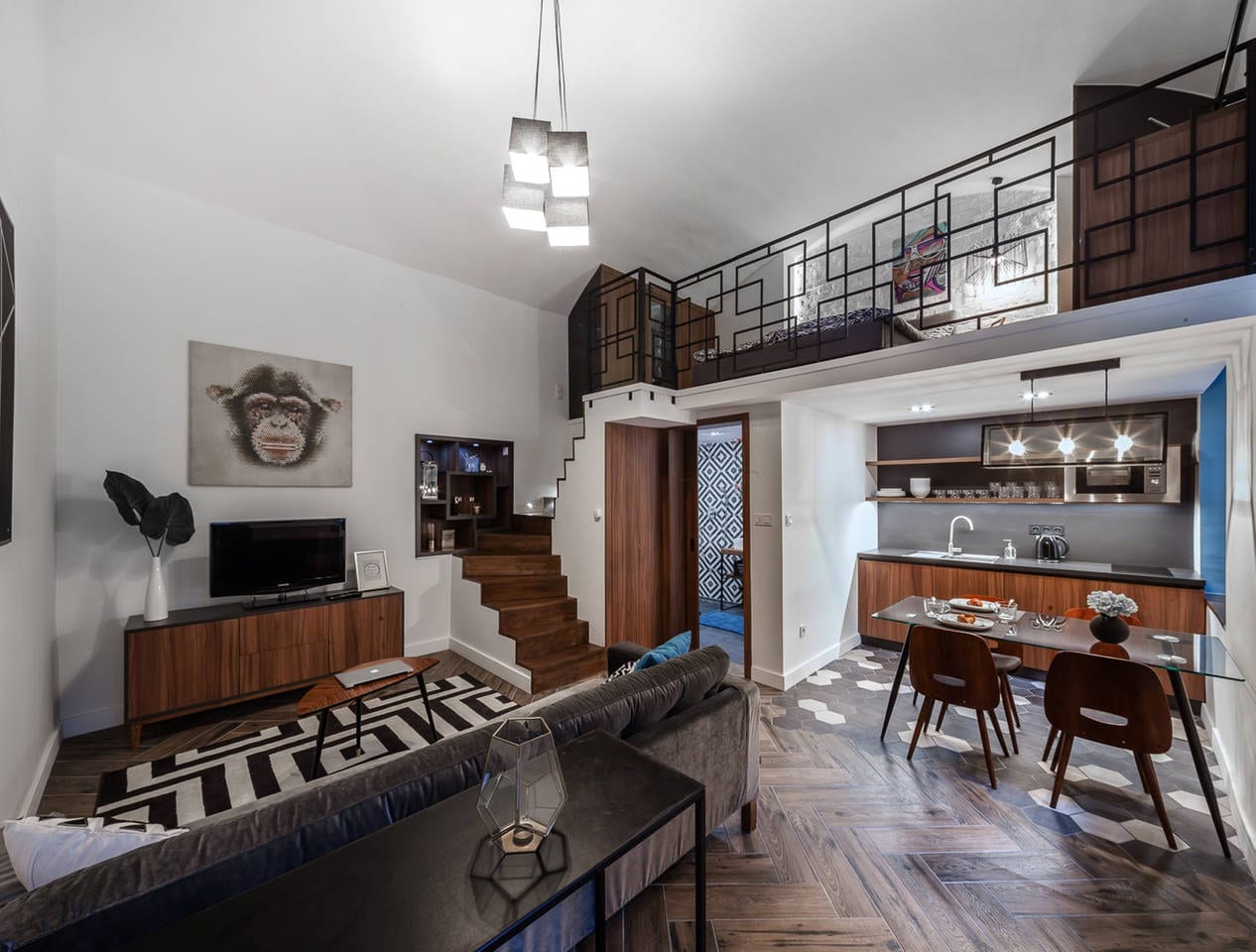 BB King — Airbnb — 09